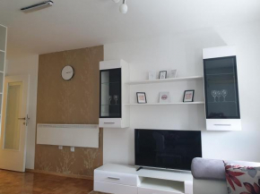 Elena apartman